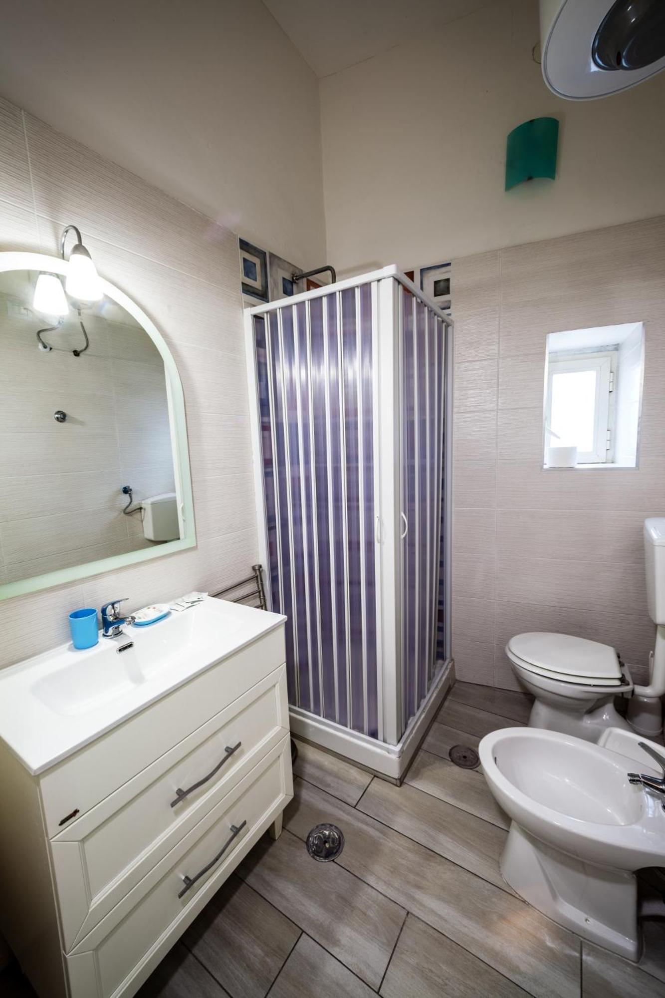 Mh Suites Rooms Apartments Bacoli Phòng bức ảnh