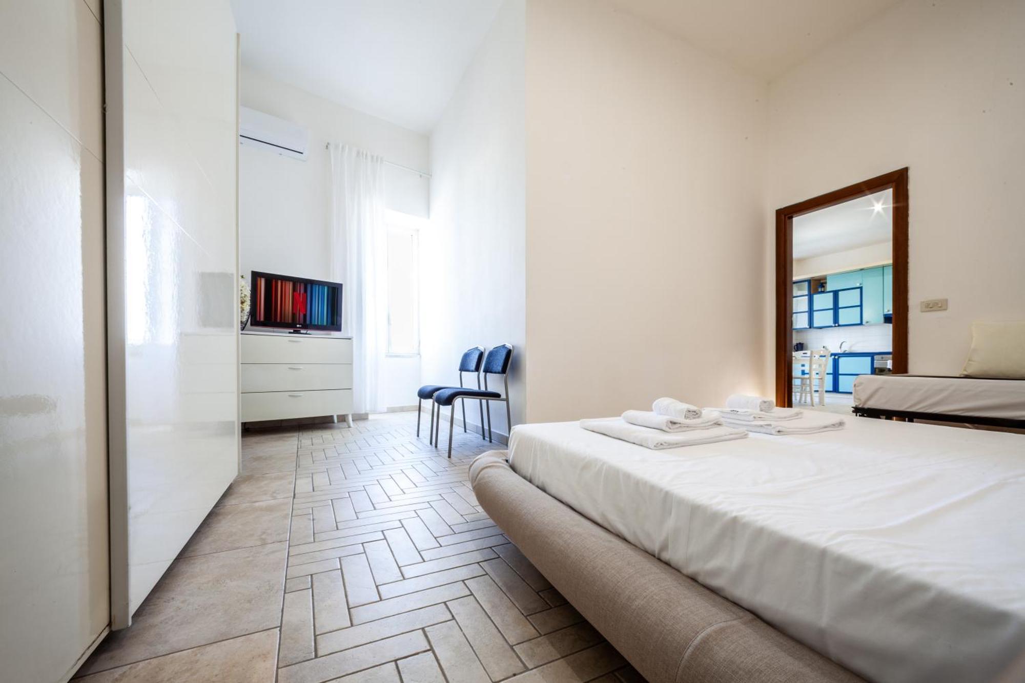 Mh Suites Rooms Apartments Bacoli Ngoại thất bức ảnh