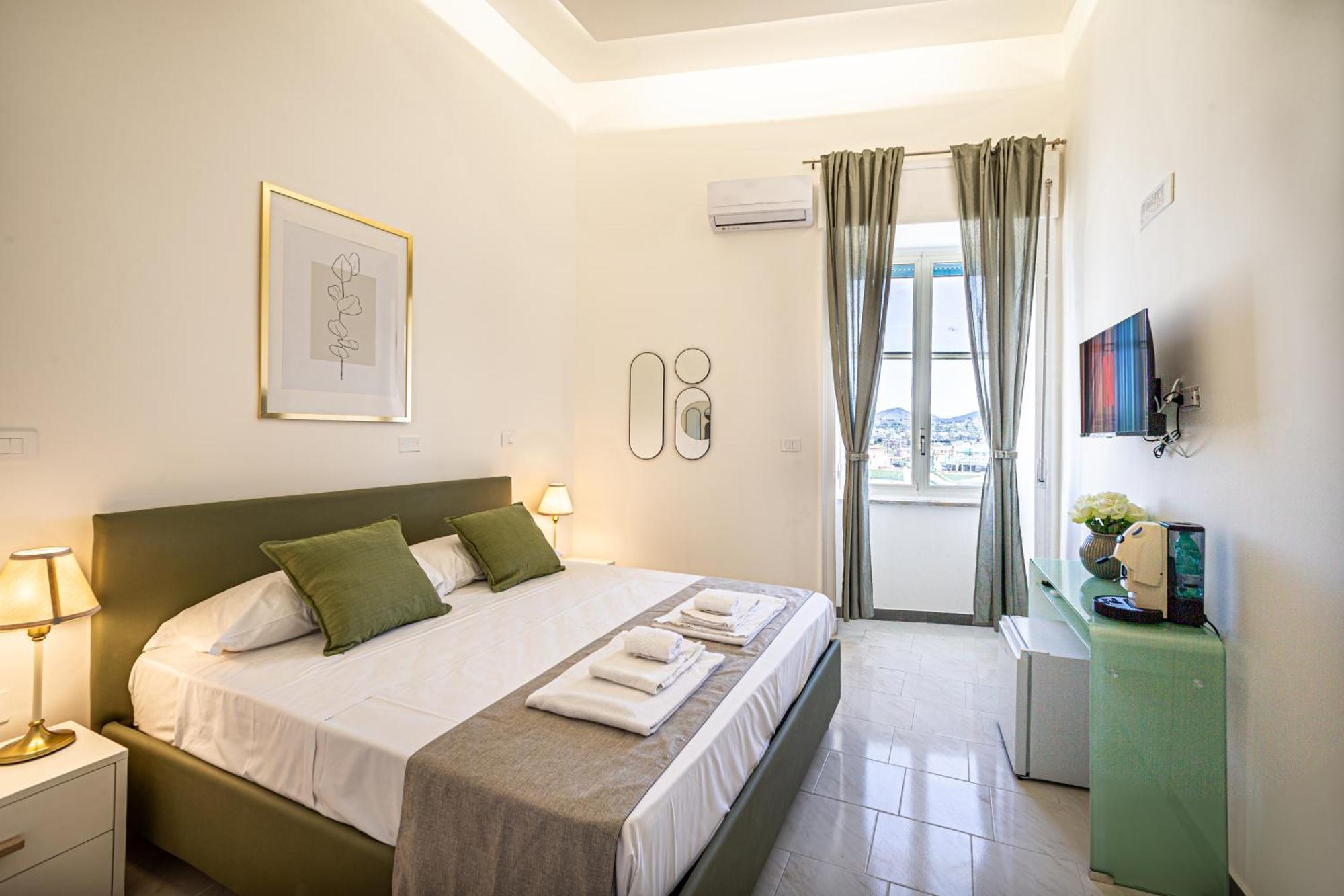 Mh Suites Rooms Apartments Bacoli Ngoại thất bức ảnh