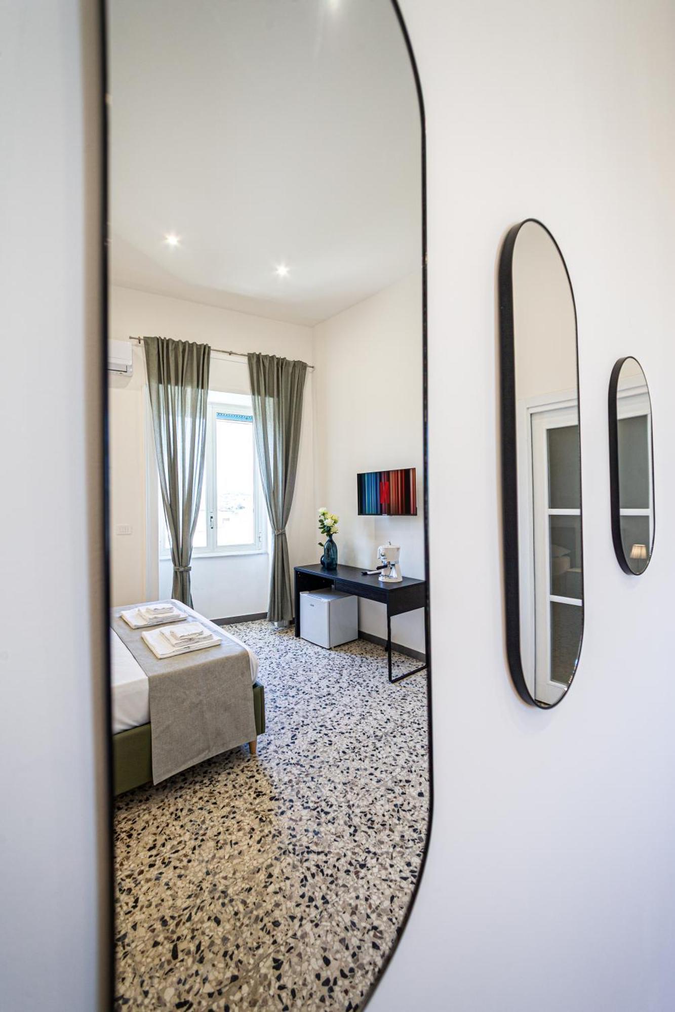 Mh Suites Rooms Apartments Bacoli Ngoại thất bức ảnh