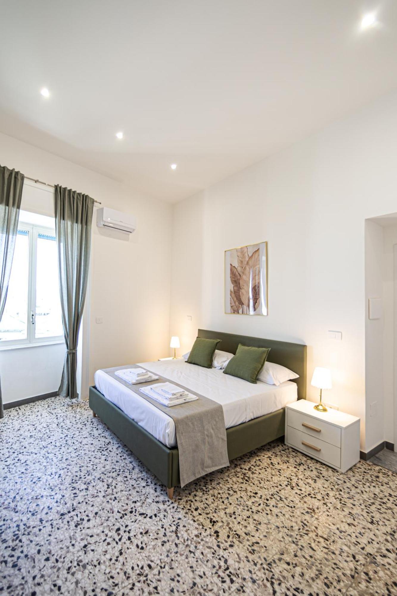 Mh Suites Rooms Apartments Bacoli Ngoại thất bức ảnh