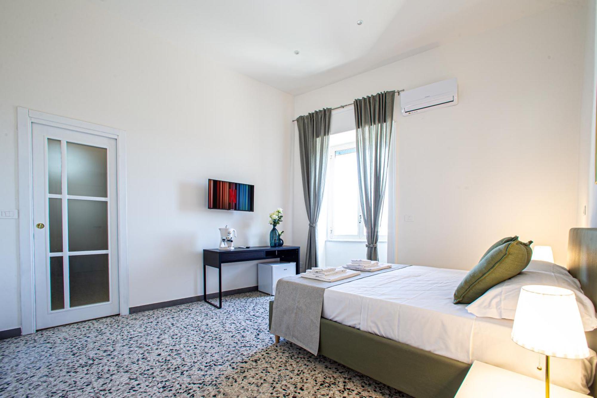 Mh Suites Rooms Apartments Bacoli Ngoại thất bức ảnh