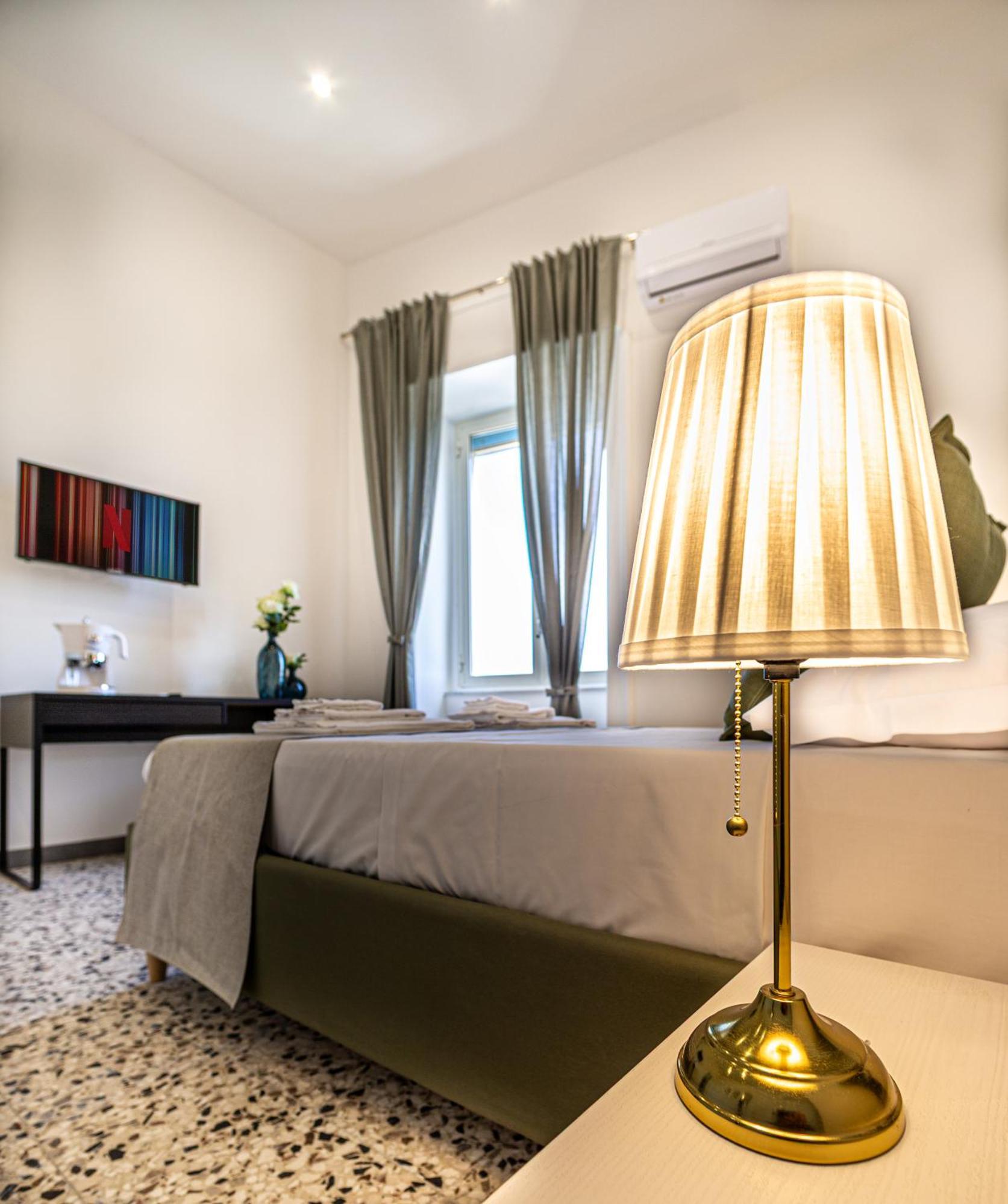 Mh Suites Rooms Apartments Bacoli Ngoại thất bức ảnh